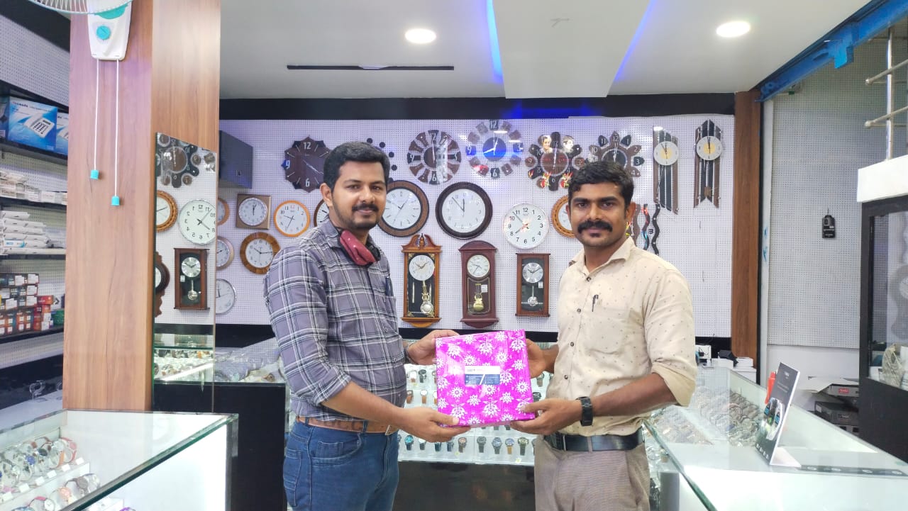 TIME WORLD Watch & Perfumes